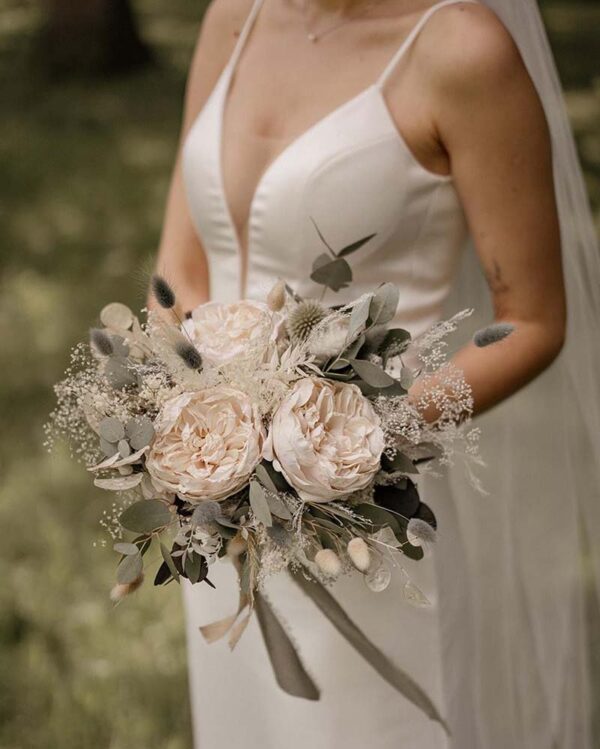 wedding flowers bridal bouquet